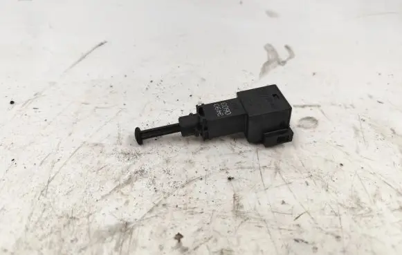 Volkswagen Polo III 6N 6N2 6NF Brake pedal sensor switch 1J0945511A