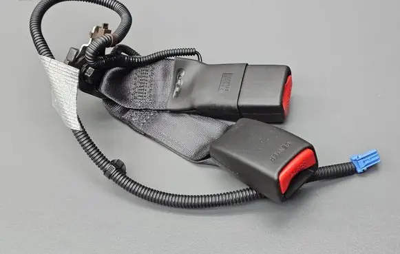 Honda Accord Rear seatbelt buckle 1056783