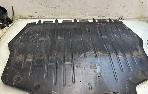 Skoda Octavia Mk2 (1Z) Engine splash shield/under tray 1K0825237N