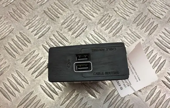 USB socket connector