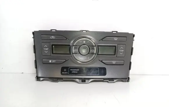 Toyota Auris 150 Air conditioner control unit module 55900-02220