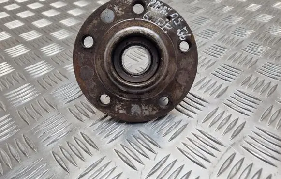 Volkswagen PASSAT B6 Rear wheel ball bearing 