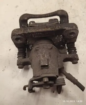 Opel Insignia A Rear brake caliper