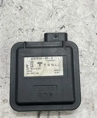 Tesla Model S Garage door switch 109781400A