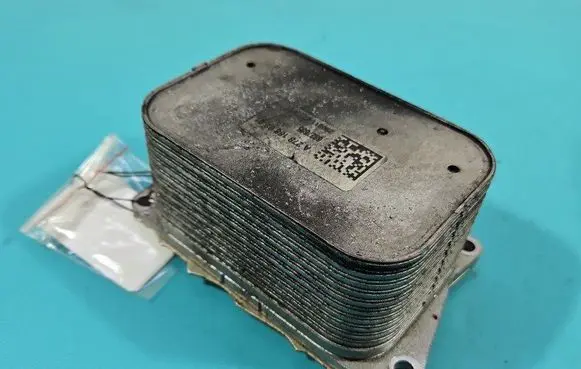 Mercedes-Benz CLS C218 X218 Engine oil radiator A2781880201 IMPRK1473540