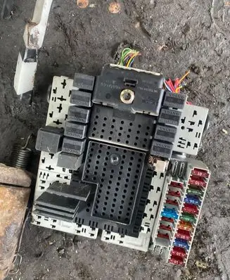 Volvo S80 Fuse box set 8645411
