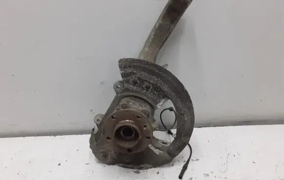 BMW X5 E70 Front wheel hub 6869870