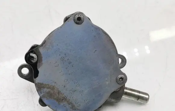 Mercedes-Benz E W211 Vacuum pump A6462300465
