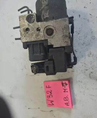 Nissan Primera ABS Pump 1928402824 476608E815 0265219586