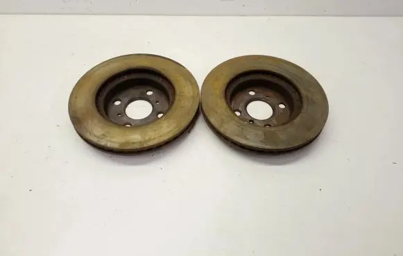 Toyota Prius c Front brake disc 435XP9