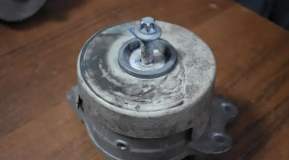 Mercedes-Benz E W213 Engine mount vacuum valve A2132403900