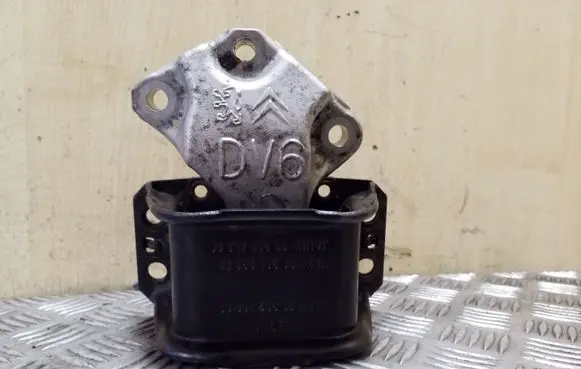 Citroen DS4 Engine mount bracket 9636270080 9636583980 9636845880