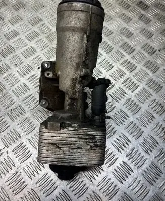 Volkswagen PASSAT B6 Oil filter mounting bracket 045115389E