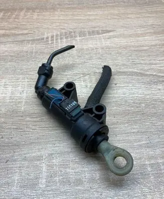 BMW 3 E90 E91 Clutch master cylinder 6762081 6905898