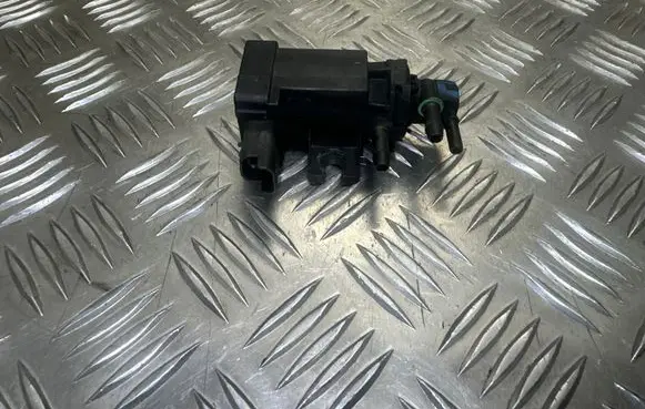 Citroen DS5 Turbo solenoid valve 9801887680