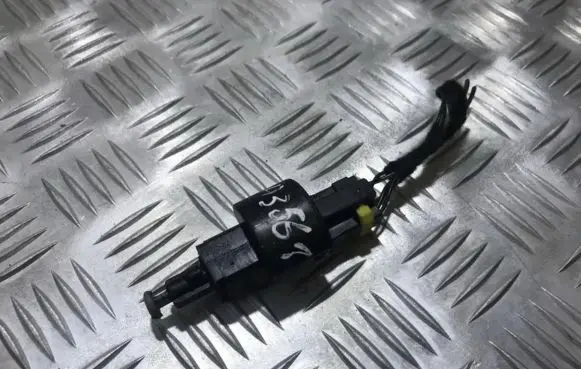 Opel Zafira A Brake pedal sensor switch 90175172