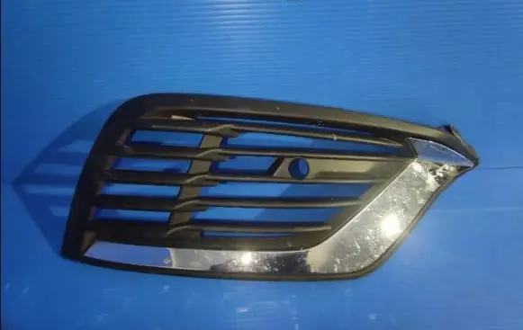Volvo V60 Front bumper lower grill 31688827