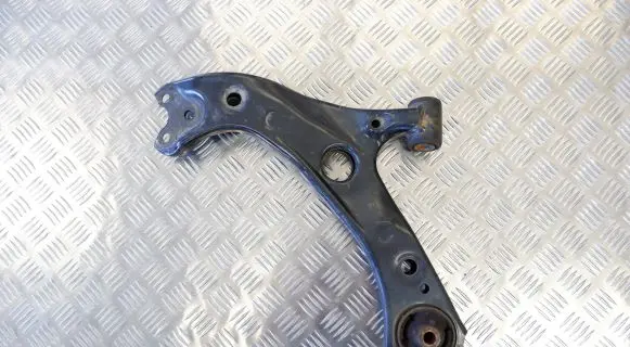 Toyota Prius (XW50) Front lower control arm/wishbone 4806947060