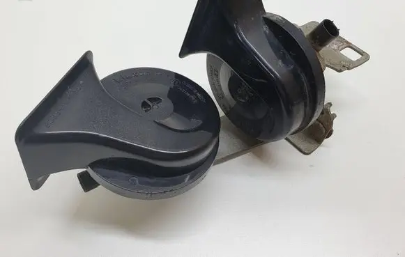BMW 5 E60 E61 Horn signal 6935709 0092018