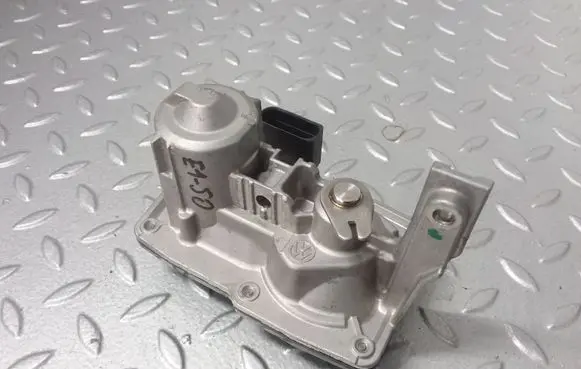 Skoda Octavia Mk3 (5E) Intake manifold valve actuator/motor 5Q0253691K 52812801