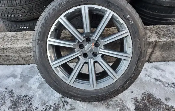 Audi Q7 4M R20 alloy rim 4M0601025AE 4M0601025AD
