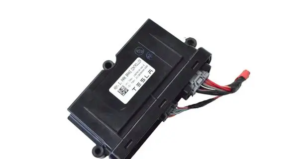 Tesla Model S Rear brake EMF control unit/module 100761800E