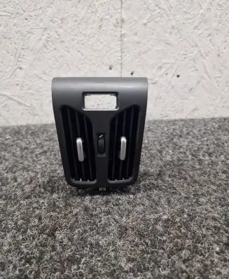 BMW X1 U11 Rear air vent grill 9473179