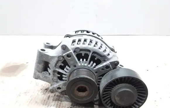 BMW 1 E81 E87 Generator/alternator 7550468 1042106021