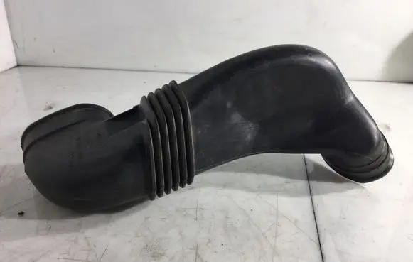 Ford Transit Air intake hose/pipe 95VWV18C580AA