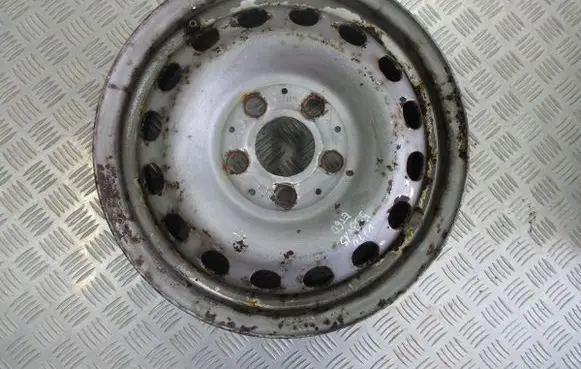 Mercedes-Benz Vito Viano W638 R15 steel rim 