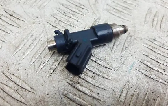 Honda Legend Fuel injector