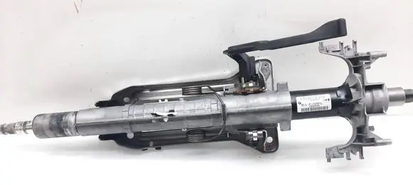 BMW 1 E81 E87 Steering wheel axle 6783606 678360601A