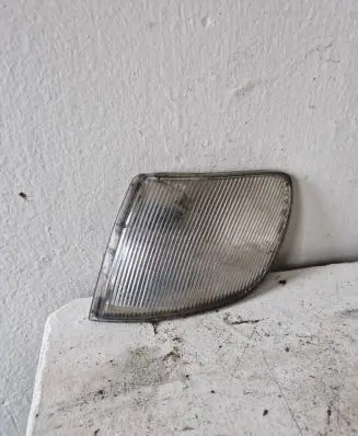 Volkswagen PASSAT B4 Front indicator light 084411511