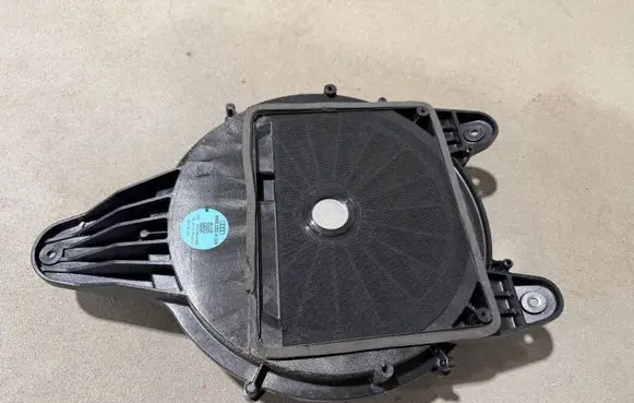 Audi A4 S4 B9 8W Subwoofer speaker 8W5035412A