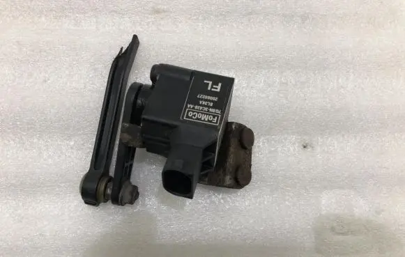 Ford Mondeo MK IV Headlight/headlamp level sensor 7G9N-3C438-AA