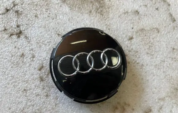 Audi Q7 4L R20 wheel hub/cap/trim 4L0601170