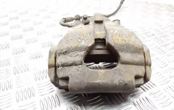 Volkswagen Multivan T5 Front brake caliper