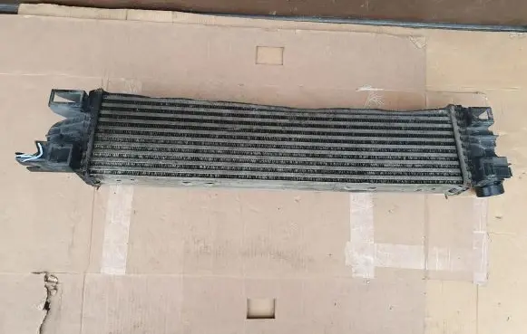 Renault Trafic III (X82) Intercooler radiator 93868350