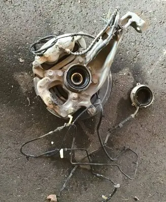 Ford F150 Front wheel hub spindle knuckle 18191301