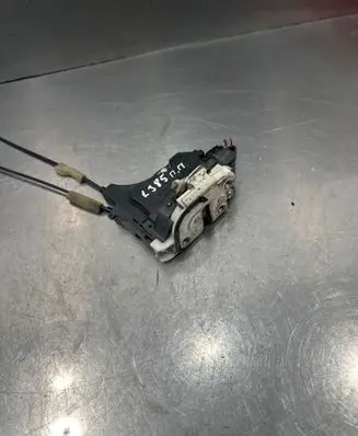 Mitsubishi Outlander Front door lock