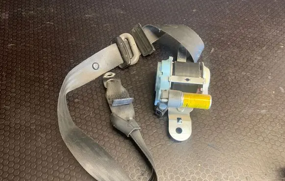 KIA Sorento Front seatbelt 0432022 406196