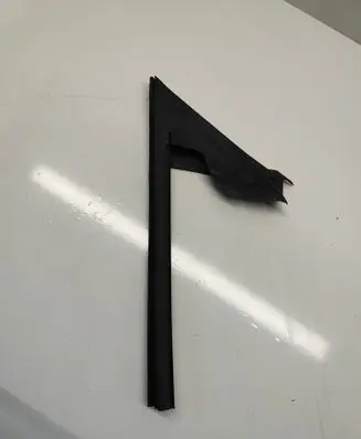 Chevrolet Camaro Rubber seal front coupe door window 23115068 LUL34