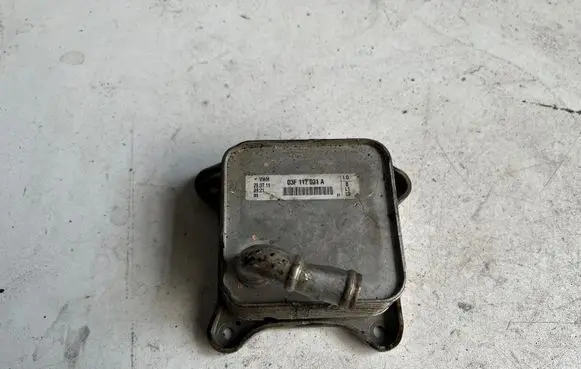 Oil filter mounting bracket