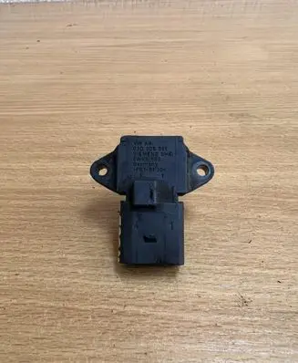 Volkswagen Polo III 6N 6N2 6NF Air pressure sensor 03D906051 D5904