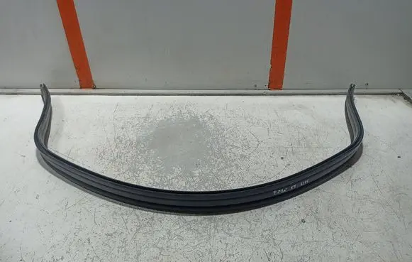 BMW X1 U11 Engine compartment rubber 9883425