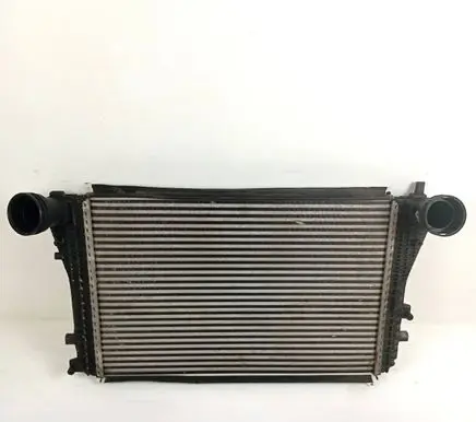 Volkswagen Caddy Intercooler radiator 8ML376746 8ML376746121