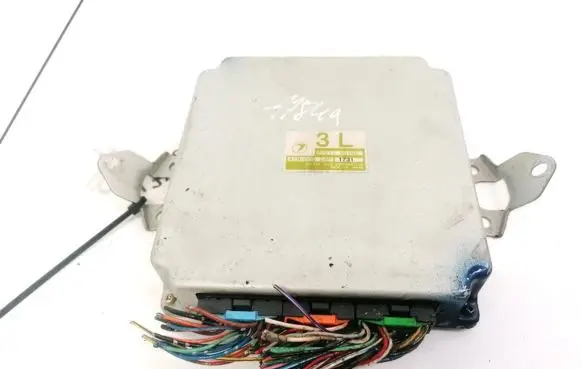 Subaru Legacy Engine control unit/module 22611AG182 A18000D8P
