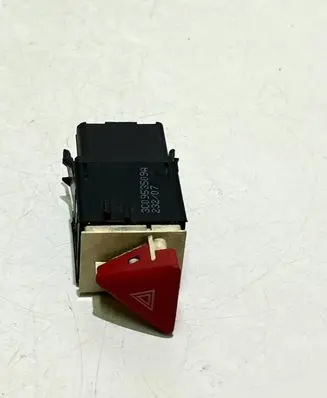 Volkswagen PASSAT B6 Hazard light switch 3C0953509A