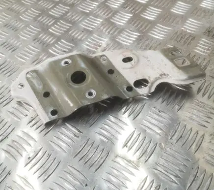 Ford Mustang VI Fender mounting bracket M291C