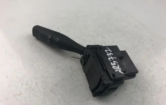 Peugeot 405 Indicator stalk 33779503